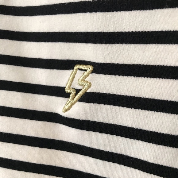 🔥 Betsey Johnson Gold Lighting Top Black Stripes - Picture 4 of 14